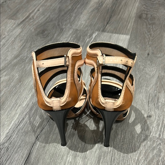 Elegant Tan and Black Women's Heels - Picture 3 of 5